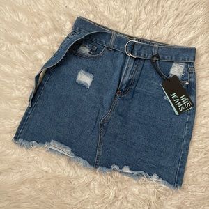 Ripped denim skirt with belt